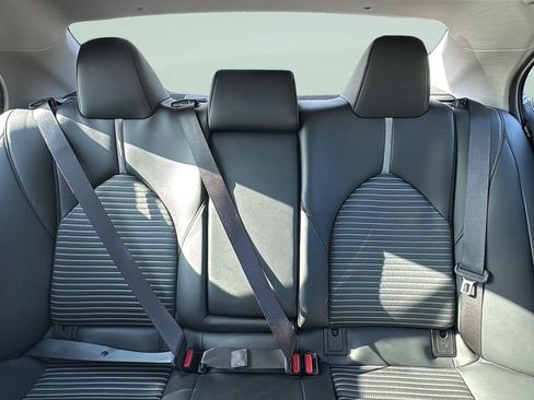 Used 2020 Toyota Camry SE FWD image 10