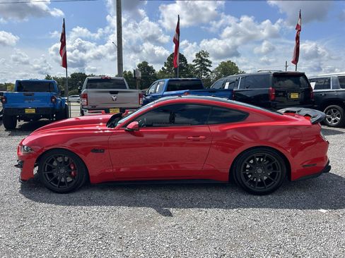 Used 2018 Ford Mustang GT Premium w/ Black Accent Package RWD image 17