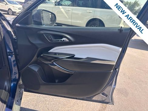 Used 2024 Chevrolet Trax LT w/ LT Convenience Package FWD image 10
