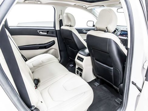 Used 2019 Ford Edge Titanium FWD image 34