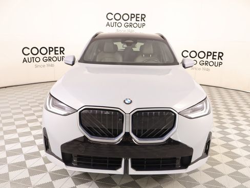 Used 2025 BMW X3 xDrive30i AWD/4WD image 9
