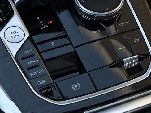 New 2026 BMW X5 xDrive50e w/ M Sport Package image 21