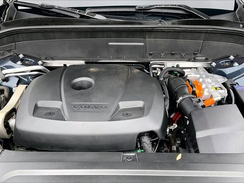 Used 2024 Volvo XC90 T8 Plus w/ Protection Package Premier image 13