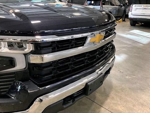 Used 2023 Chevrolet Silverado 1500 LT AWD/4WD image 33