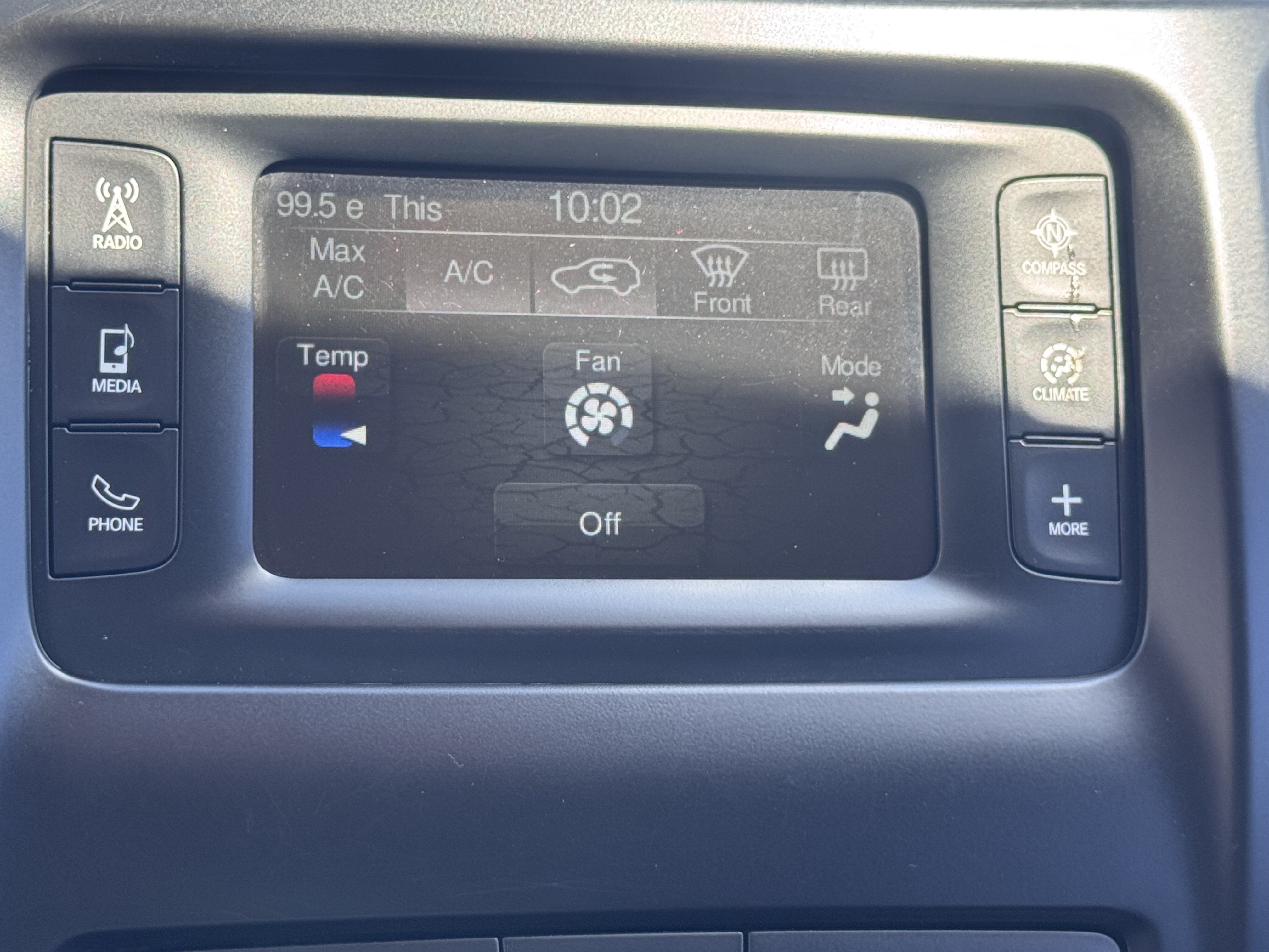Used 2017 Jeep Cherokee Latitude FWD image 23