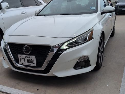 Used 2019 Nissan Altima 2.5 SV FWD image 1