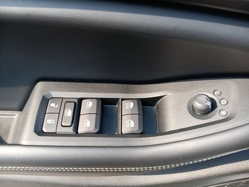 Used 2023 Jeep Grand Cherokee Altitude AWD/4WD image 13