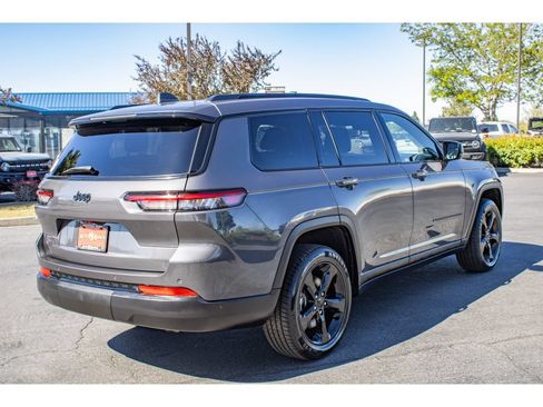 Used 2023 Jeep Grand Cherokee L Laredo AWD/4WD image 8