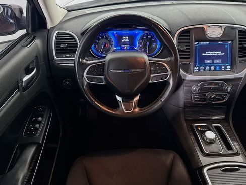 Used 2019 Chrysler 300 Touring w/ Sport Appearance Package RWD image 15