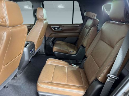 Used 2021 Chevrolet Tahoe High Country w/ Premium Package image 11