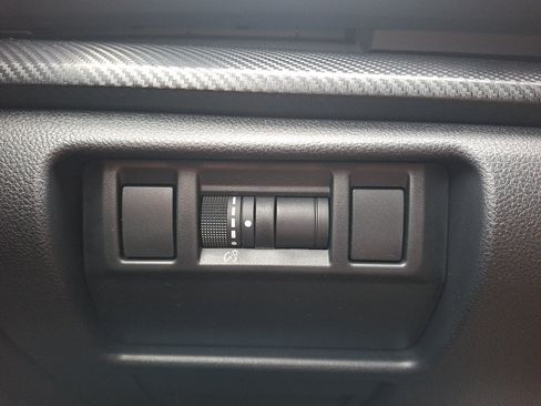 Certified 2024 Subaru Crosstrek 2.0i Premium w/ Crosstrek Mirror Package AWD/4WD image 24