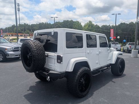 Used 2014 Jeep Wrangler Unlimited Sahara w/ Connectivity Group AWD/4WD image 5