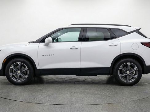 Used 2025 Chevrolet Blazer LT FWD image 5