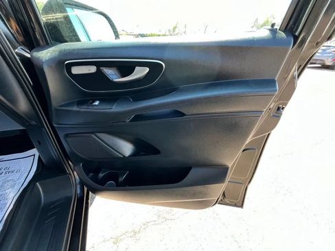 Used 2019 Mercedes-Benz Metris Passenger image 12
