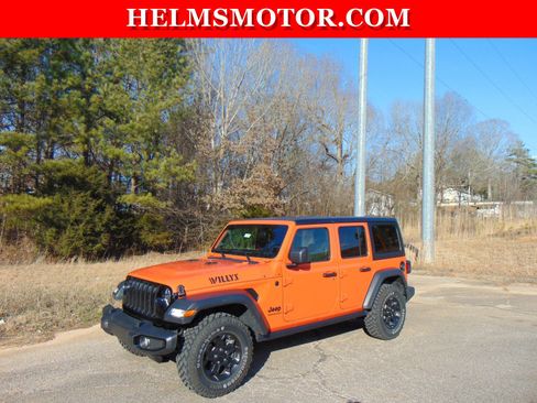 Used 2023 Jeep Wrangler Willys image 4