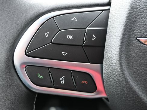 New 2026 Chrysler Pacifica Select image 9