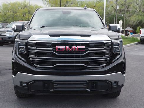 Used 2025 GMC Sierra 1500 SLT AWD/4WD image 2