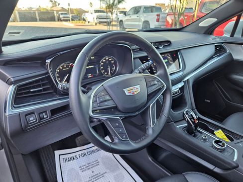 Used 2025 Cadillac XT5 Premium Luxury image 15