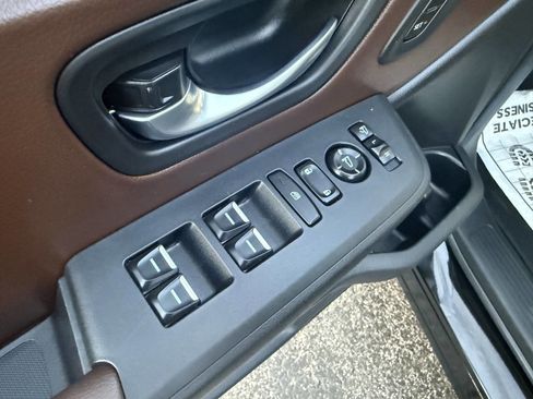 Used 2025 Honda Pilot Elite image 15