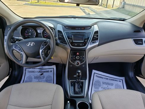 Used 2014 Hyundai Elantra SE w/ Option Group 02 FWD image 19