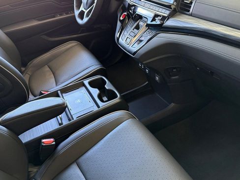 Certified 2026 Honda Odyssey Elite image 32