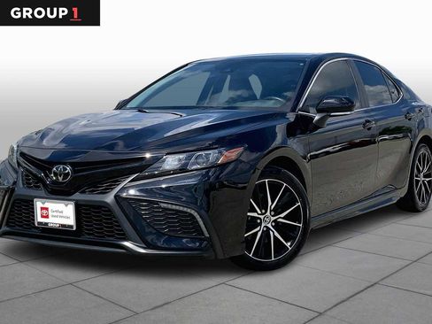 Certified 2024 Toyota Camry SE image 1