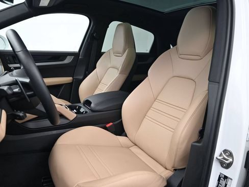 Used 2026 Porsche Cayenne Coupe AWD/4WD image 5