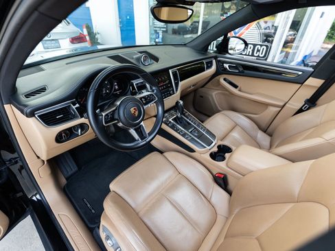 Used 2018 Porsche Macan Sport Edition image 17