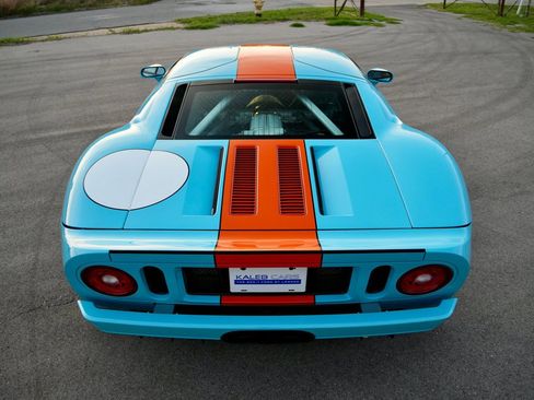Used 2006 Ford GT RWD image 24