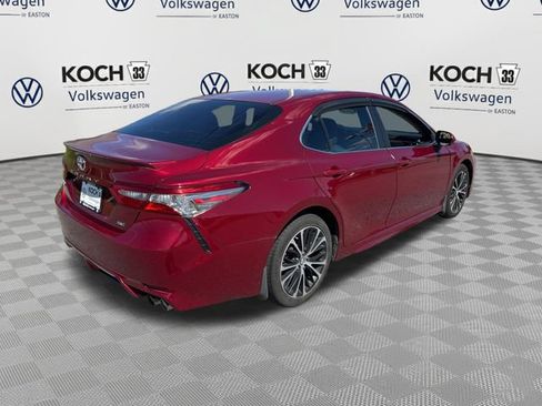 Used 2018 Toyota Camry SE FWD image 8
