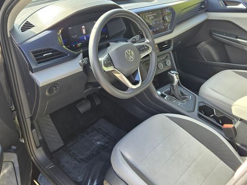 Certified 2022 Volkswagen Taos SE w/ IQ.Drive SE Package FWD image 11