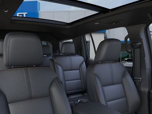 New 2026 Chevrolet Traverse High Country w/ LPO, Floor Liner Package FWD image 24