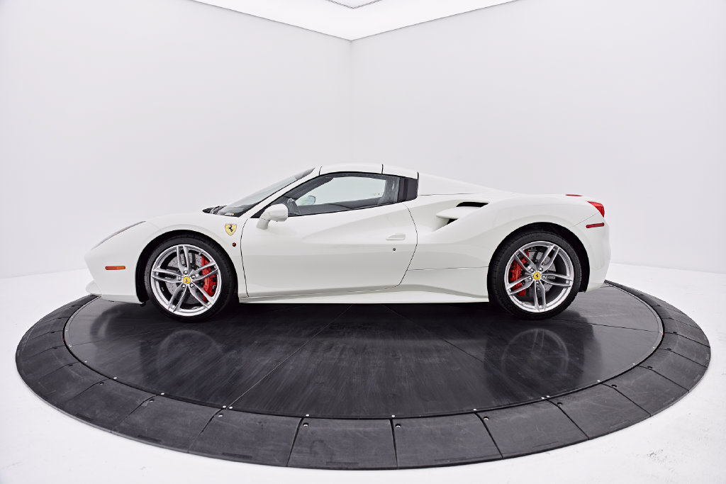 Used 2018 Ferrari 488 Spider RWD image 14