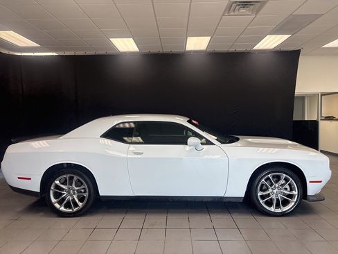 Used 2023 Dodge Challenger GT image 2