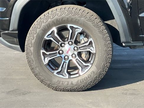 Used 2023 GMC Canyon AT4 image 35