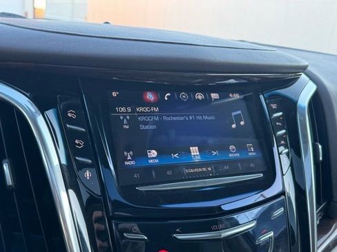 Used 2016 Cadillac Escalade ESV Luxury image 4