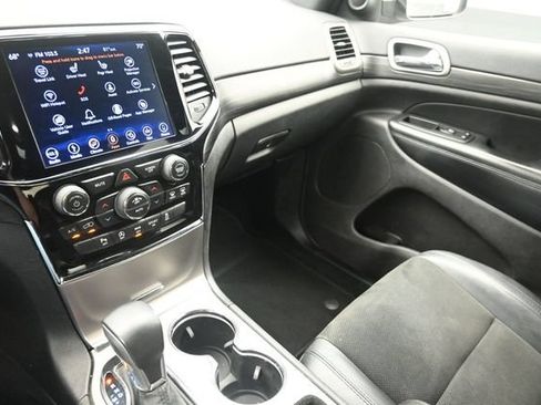 Used 2019 Jeep Grand Cherokee Altitude AWD/4WD image 28