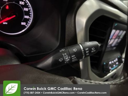 Used 2017 GMC Acadia SLT FWD image 32