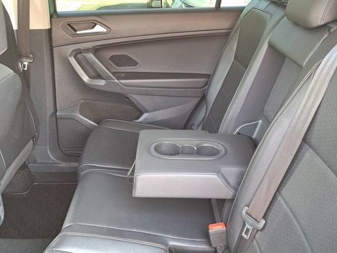 Used 2020 Volkswagen Tiguan SE FWD image 28