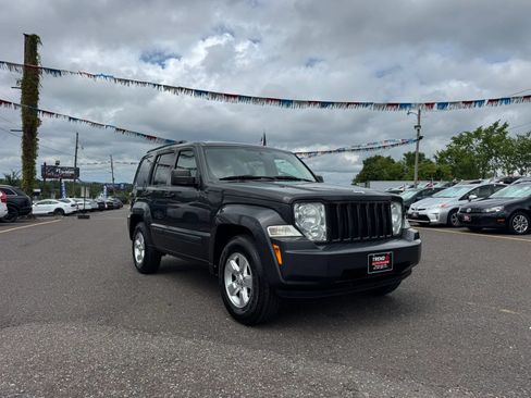 Used 2010 Jeep Liberty Sport w/ Popular Equipment Group AWD/4WD image 8