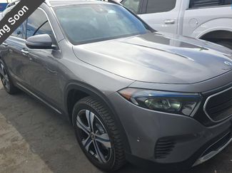 Used 2023 Mercedes-Benz EQB 300 4MATIC video 1