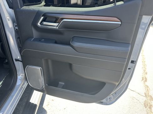 Used 2025 GMC Sierra 1500 Denali w/ Denali Reserve Package AWD/4WD image 17