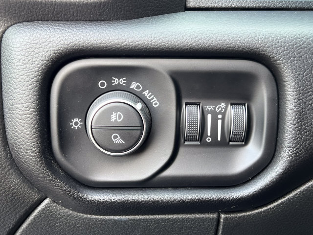 Used 2025 RAM 3500 Laramie AWD/4WD image 24