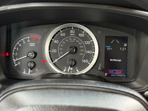 Used 2021 Toyota Corolla LE image 14