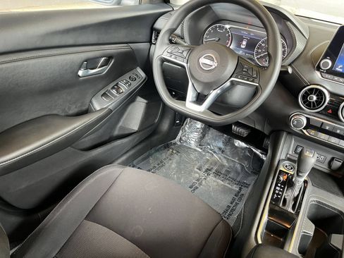 Used 2025 Nissan Sentra SV FWD image 37