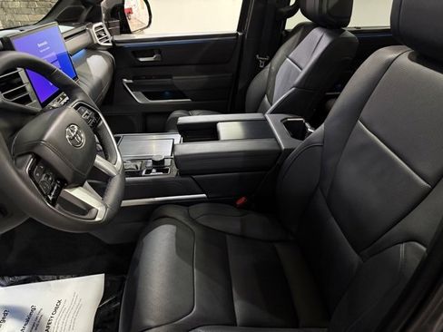 Used 2023 Toyota Sequoia Platinum image 12