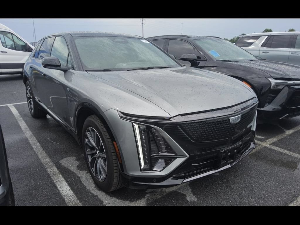 Used 2025 Cadillac Lyriq Sport AWD/4WD image 5