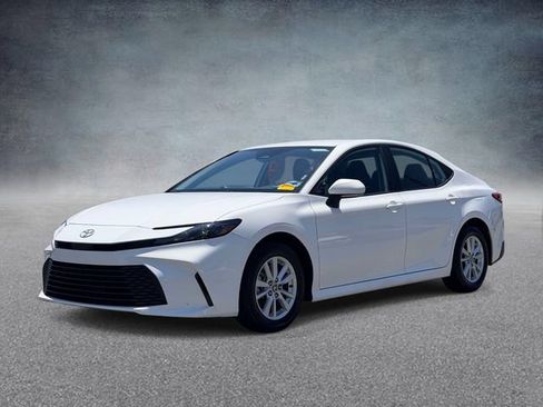Used 2026 Toyota Camry LE FWD image 5