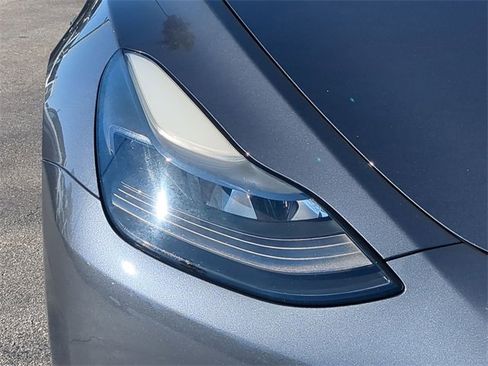 Used 2022 Tesla Model Y Performance image 10