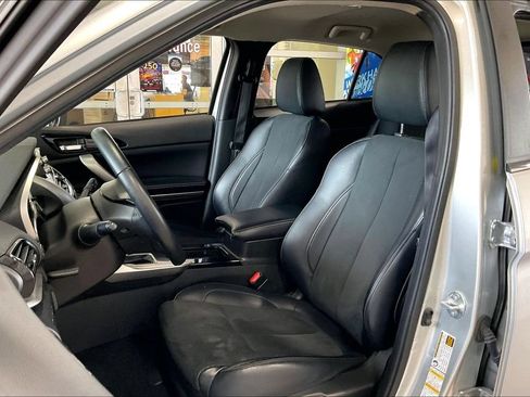 Used 2024 Mitsubishi Eclipse Cross SE AWD/4WD image 3